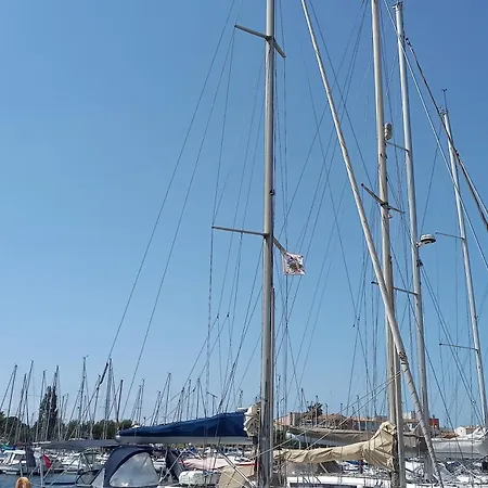 Úszó hotel Voilier Sun Odyssey 42 *