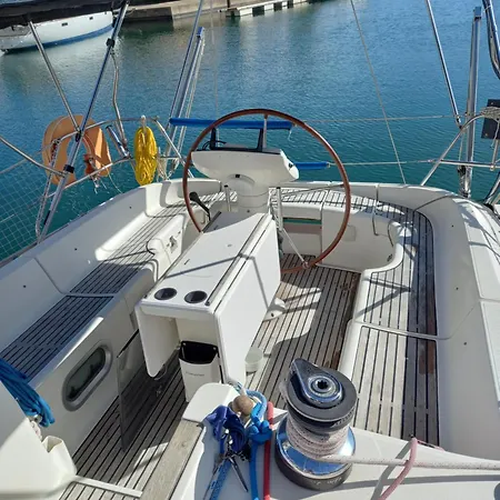 Voilier Sun Odyssey 42 Ботель
