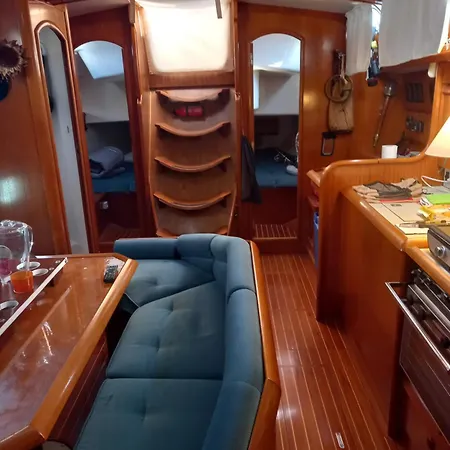 Voilier Sun Odyssey 42 Úszó hotel Agde