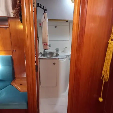 Úszó hotel Voilier Sun Odyssey 42 Agde